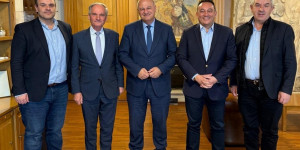 Συνάντηση Μιχόπουλου-Βλάση με τον υπουργό Κωνσταντίνο Τσιάρα